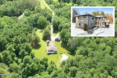 6662 Westfall Rd, Altamont, NY 12009