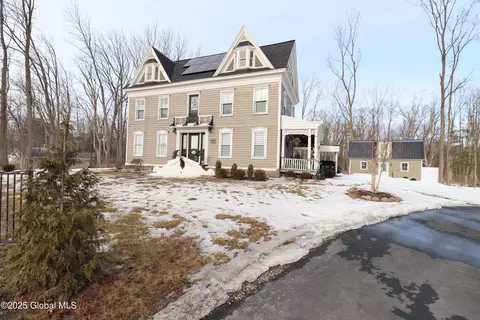 2421 Troy Schenectady Rd, Niskayuna, NY 12309