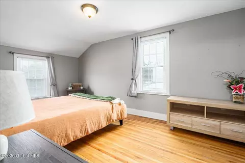 Bedroom - 127 Elsmere Ave, Delmar, NY 12054 photo 4 of 7