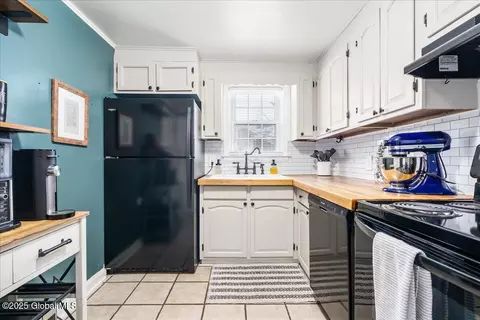 Kitchen - 127 Elsmere Ave, Delmar, NY 12054 photo 2 of 3