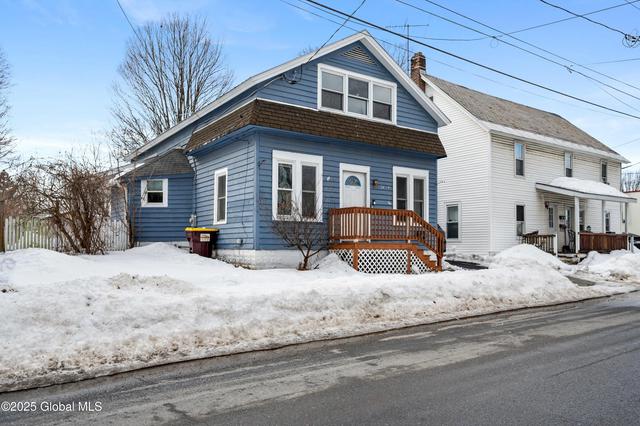 24 Walnut St, Glens Falls, NY 12801