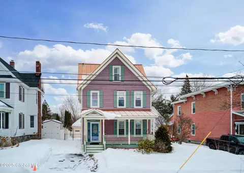7 Hall Ave, Johnstown, NY 12095
