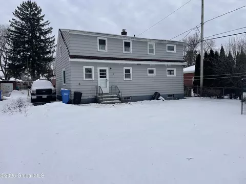 22 Bancroft St, Albany, NY 12208