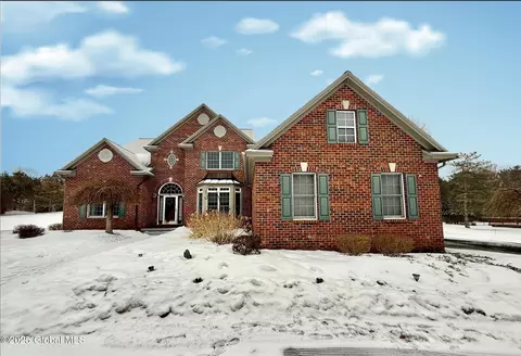 206 Bell Ct, Schenectady, NY 12303