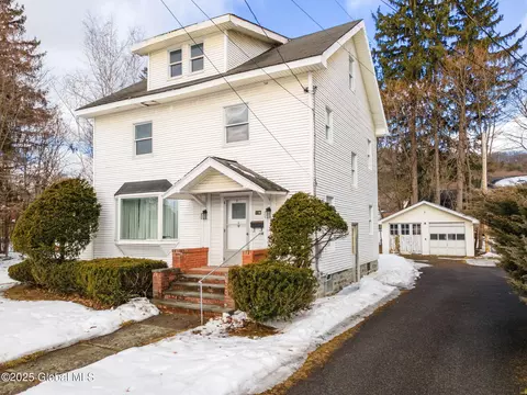 118 Clinton Cir, Cobleskill, NY 12043