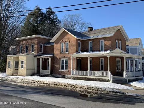 3 Montcalm St, Glens Falls, NY 12801