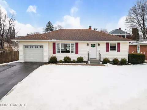 85 Oneida Ave, Troy, NY 12180