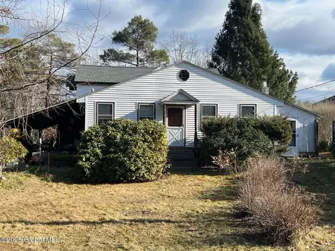 20 Nantasket Rd, Nassau, NY 12123