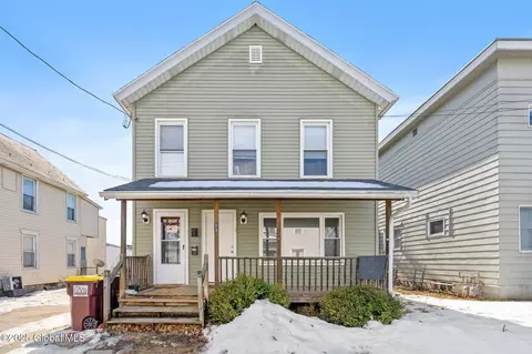 17 Burke Ave, Mechanicville, NY 12118