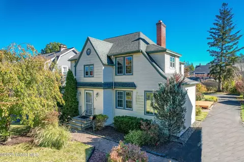 186 S Main Ave, Albany, NY 12208