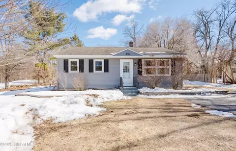 6116 Johnston Rd, Slingerlands, NY 12159