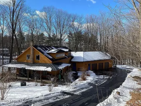 167 Elliot Rd, East Greenbush, NY 12061