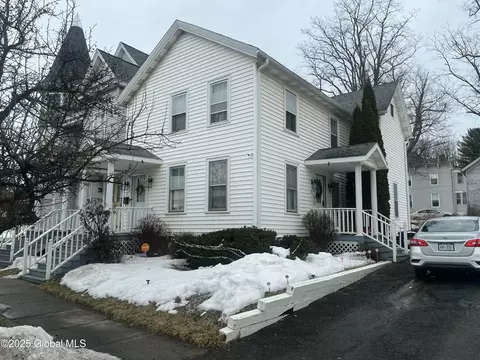 181 Guy Park Ave, Amsterdam, NY 12010