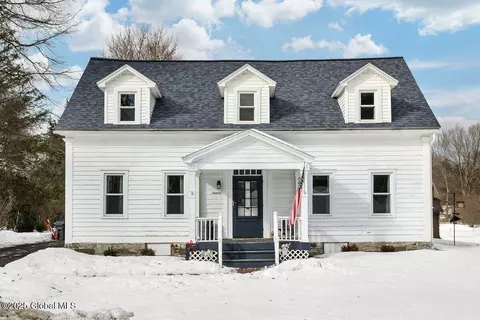 16 Crooked St, Charlton, NY 12019