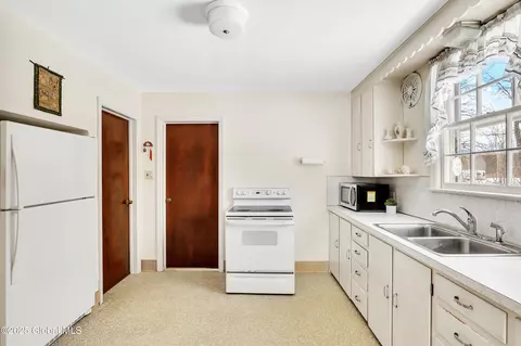 280 Ridge Rd, Glenville, NY 12302 photo 14