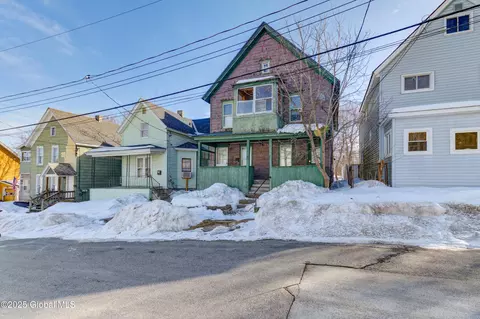 45 Grove St, Gloversville, NY 12078