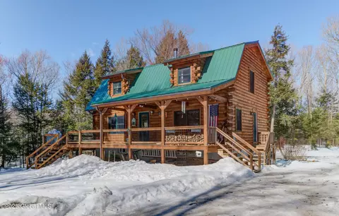 1974 Potter Rd, Amsterdam, NY 12010