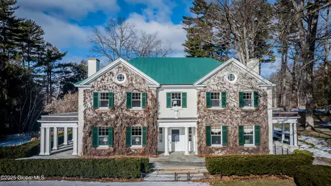 743 N Broadway, Saratoga Springs, NY 12866