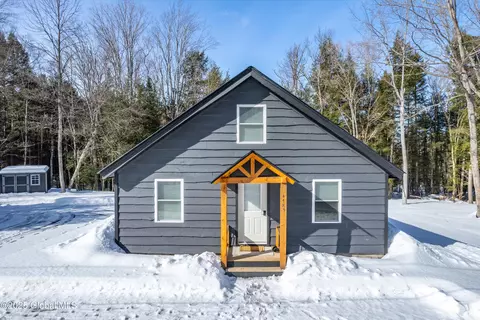 4785 Ny-8, Chestertown, NY 12817