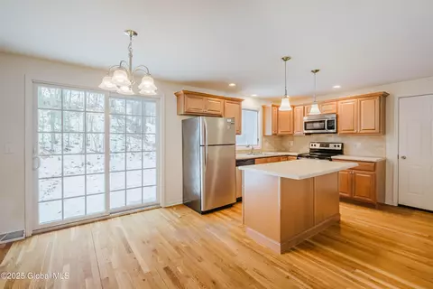 11 Dover Pl, Halfmoon, NY 12065 photo 11