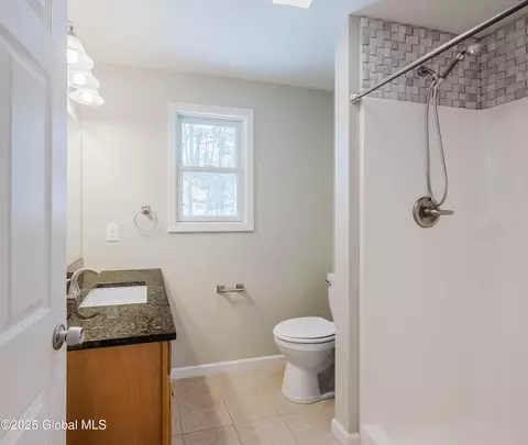 11 Dover Pl, Halfmoon, NY 12065 photo 20
