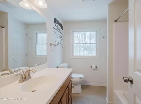 11 Dover Pl, Halfmoon, NY 12065 photo 23