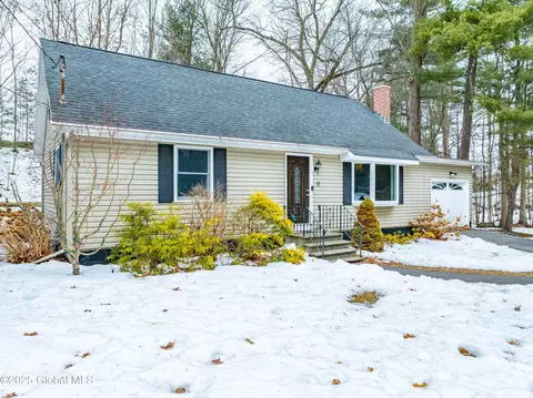 11 Dover Pl, Halfmoon, NY 12065 photo 5