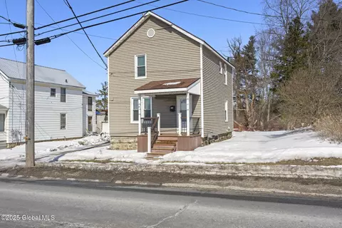 177 E State St, Johnstown, NY 12095