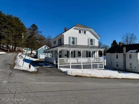 8 E Pine St, Granville, NY 12832