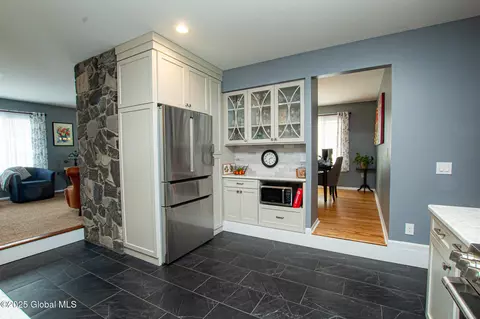 1007 Anthony Dr, Schenectady, NY 12303 photo 7