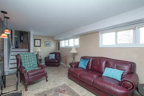 1007 Anthony Dr, Schenectady, NY 12303 photo 16