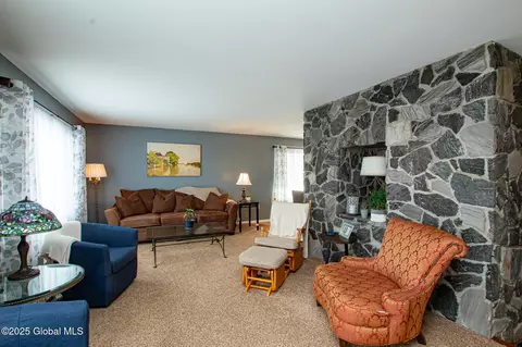 1007 Anthony Dr, Schenectady, NY 12303 photo 8
