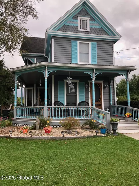131 Park Ave, Cobleskill, NY 12043