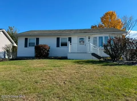 42 Ballina St, Troy, NY 12180