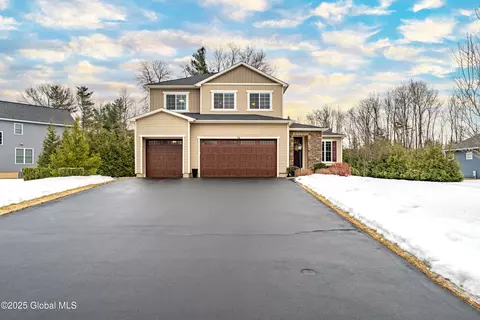 54 Linden Park Dr, Clifton Park, NY 12065