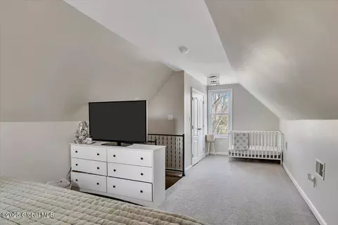 Bedroom - 155 Manchester Rd, Schenectady, NY 12304 photo 4 of 4