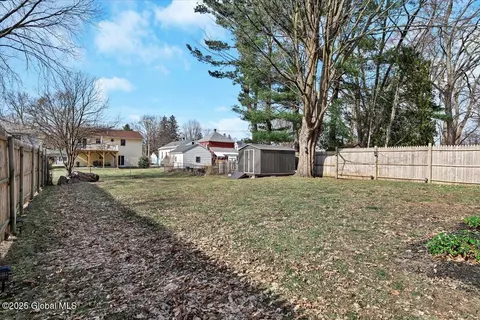 Exterior - 155 Manchester Rd, Schenectady, NY 12304 photo 10 of 11