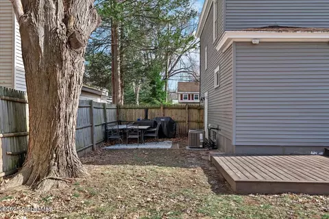 Exterior - 155 Manchester Rd, Schenectady, NY 12304 photo 8 of 11
