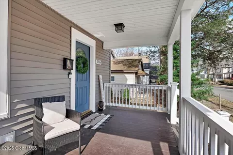 Exterior - 155 Manchester Rd, Schenectady, NY 12304 photo 5 of 11