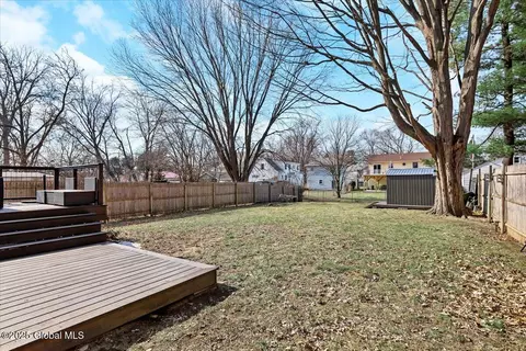 Exterior - 155 Manchester Rd, Schenectady, NY 12304 photo 9 of 11