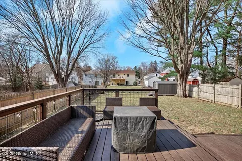 Exterior - 155 Manchester Rd, Schenectady, NY 12304 photo 6 of 11
