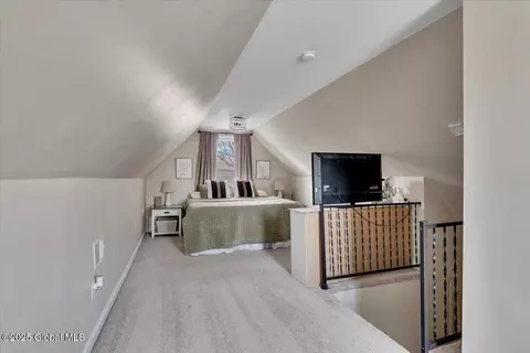 Bedroom - 155 Manchester Rd, Schenectady, NY 12304 photo 3 of 4