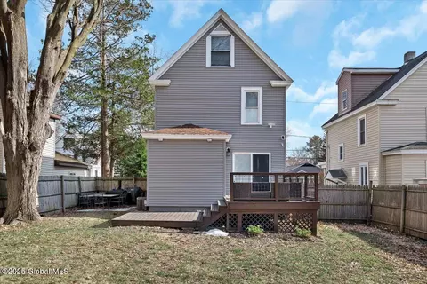 Exterior - 155 Manchester Rd, Schenectady, NY 12304 photo 3 of 11