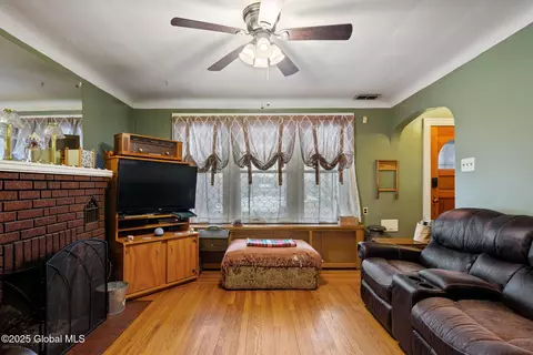 1437 Nott St, Schenectady, NY 12308 photo 5