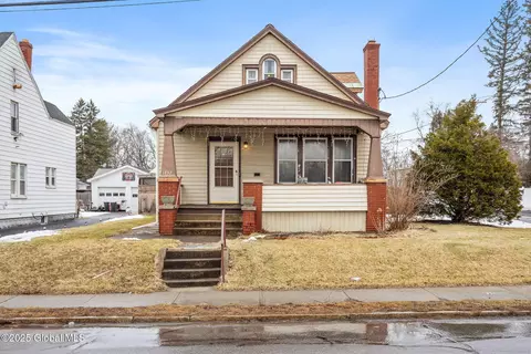 1437 Nott St, Schenectady, NY 12308