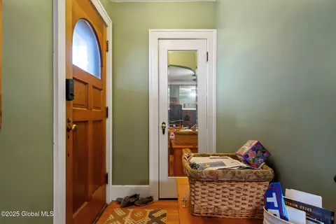 1437 Nott St, Schenectady, NY 12308 photo 3