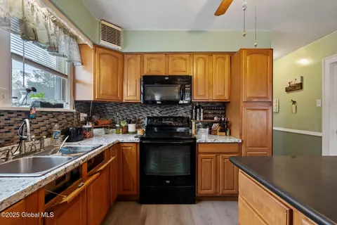 1437 Nott St, Schenectady, NY 12308 photo 12