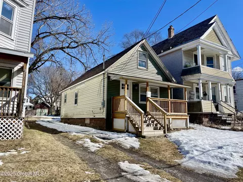 819 Davis Ter, Schenectady, NY 12303 photo 1