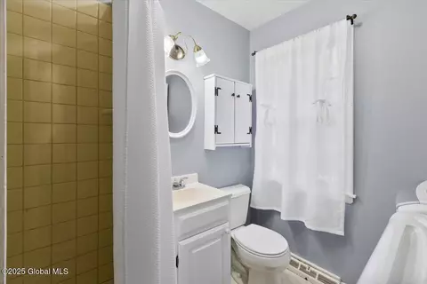 Bath - 28 E Bayberry Rd, Glenmont, NY 12077 photo 1 of 5