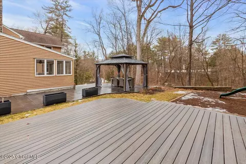 Exterior - 28 E Bayberry Rd, Glenmont, NY 12077 photo 5 of 7